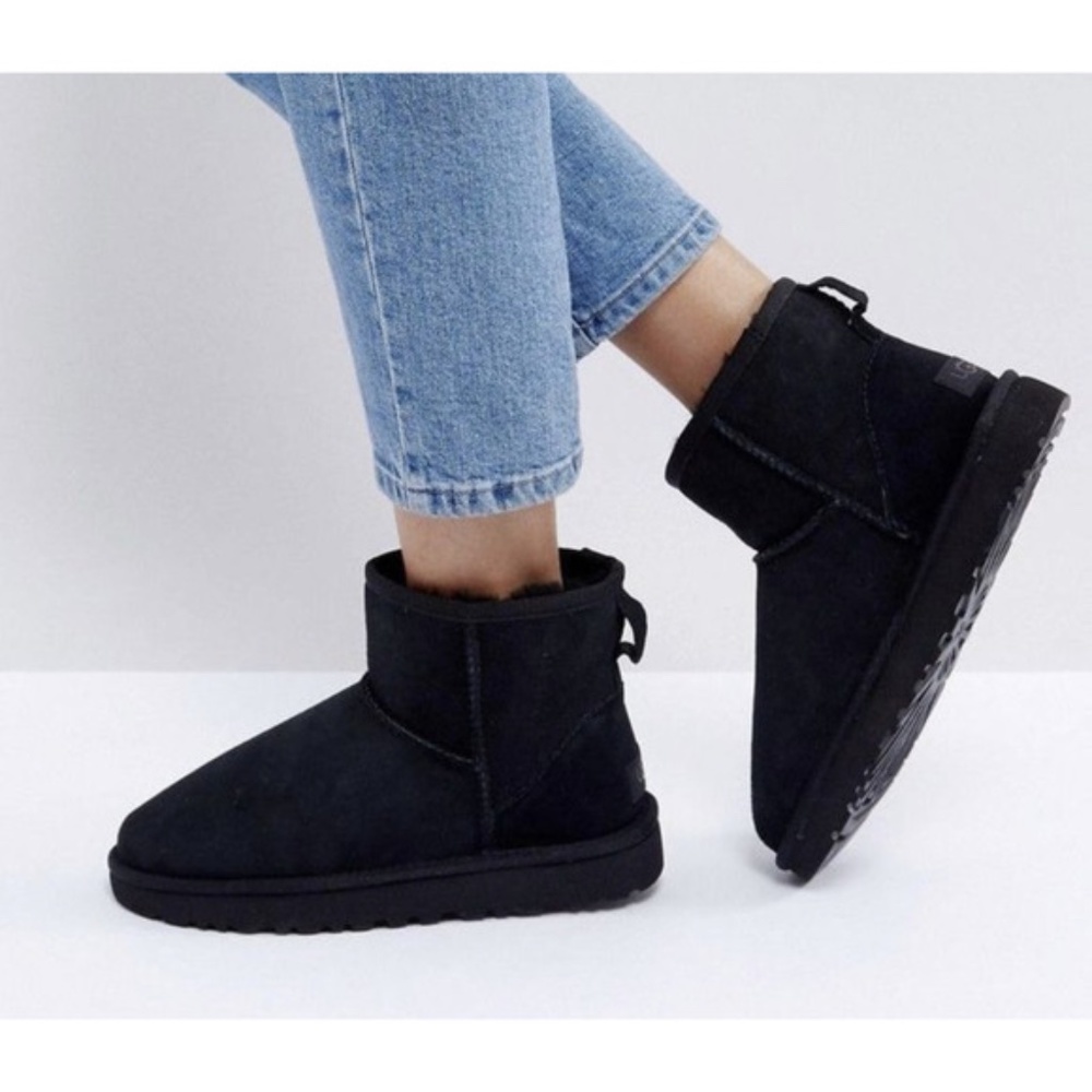 NEW UGG Women's Classic Mini II Boot Black BOOTIE COZY & CHIC NIB - Picture 4 of 5